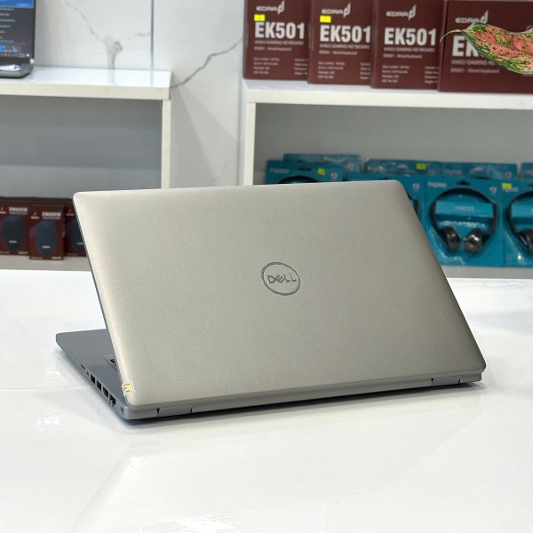 Ảnh Laptop từ các góc nhìn khác nhau