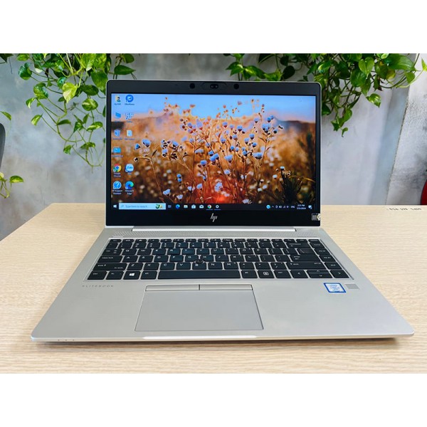 Ảnh Laptop từ các góc nhìn khác nhau