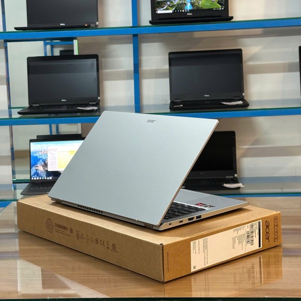 Ảnh Laptop từ các góc nhìn khác nhau