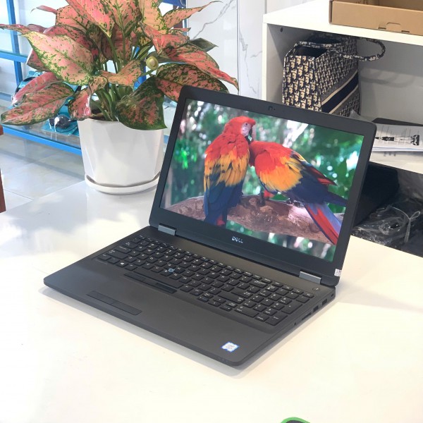 Ảnh Laptop từ các góc nhìn khác nhau