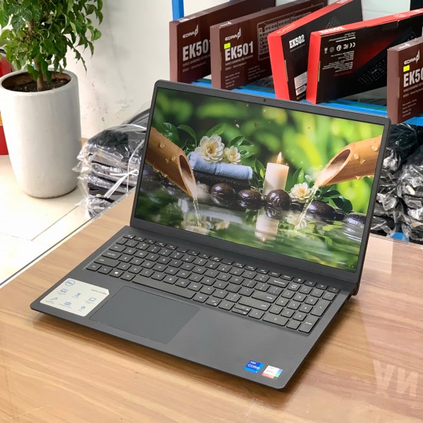 Ảnh Laptop từ các góc nhìn khác nhau