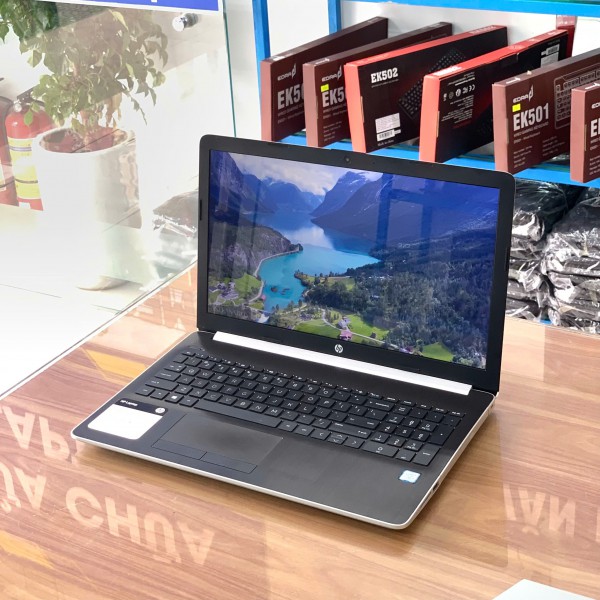 Ảnh Laptop từ các góc nhìn khác nhau
