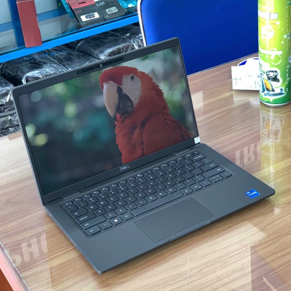 Ảnh Laptop từ các góc nhìn khác nhau