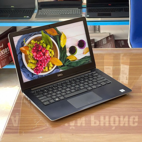 Ảnh Laptop từ các góc nhìn khác nhau