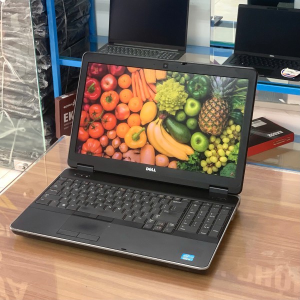 Ảnh Laptop từ các góc nhìn khác nhau