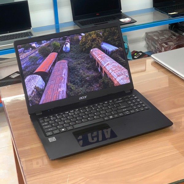 Ảnh Laptop từ các góc nhìn khác nhau