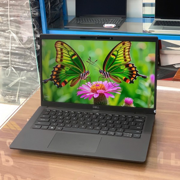 Ảnh Laptop từ các góc nhìn khác nhau