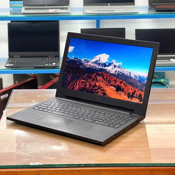 Ảnh Laptop từ các góc nhìn khác nhau