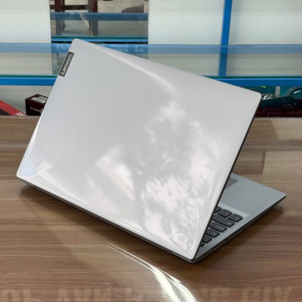 Ảnh Laptop từ các góc nhìn khác nhau