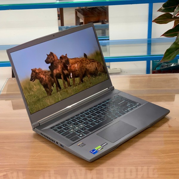 Ảnh Laptop từ các góc nhìn khác nhau