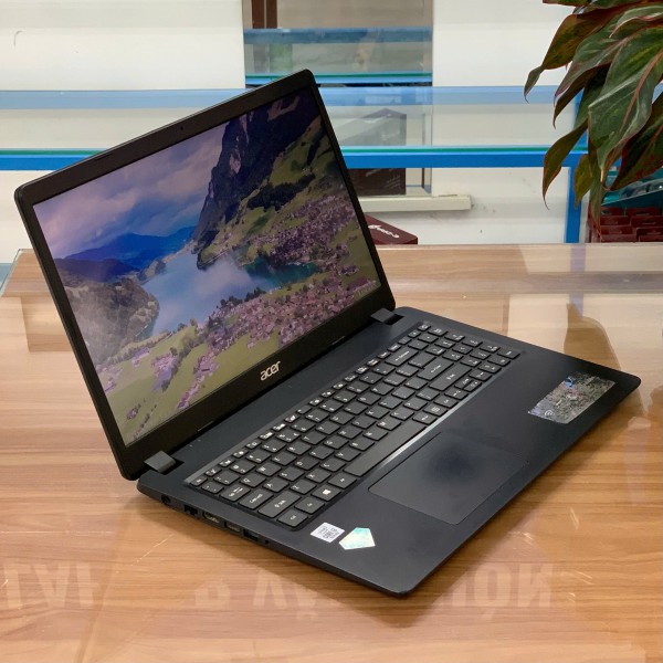 Ảnh Laptop từ các góc nhìn khác nhau