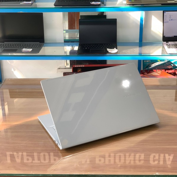 Ảnh Laptop từ các góc nhìn khác nhau