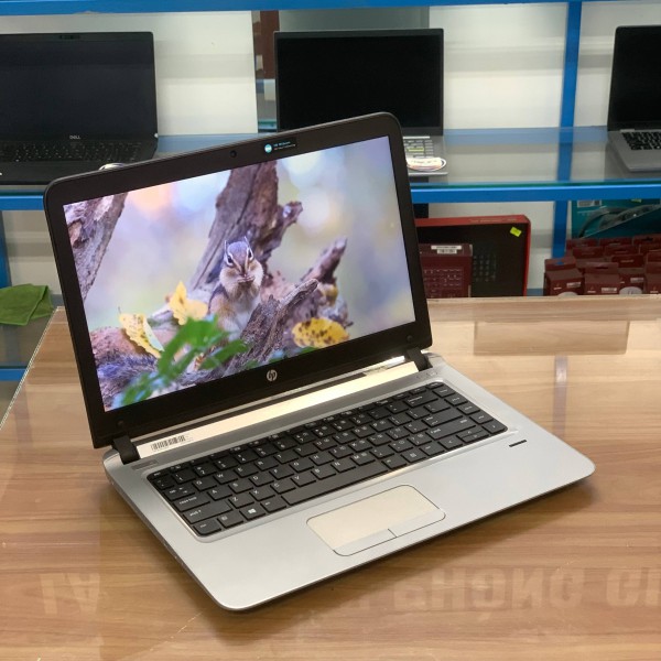 Ảnh Laptop từ các góc nhìn khác nhau