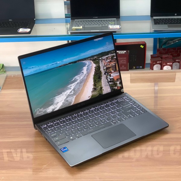 Ảnh Laptop từ các góc nhìn khác nhau