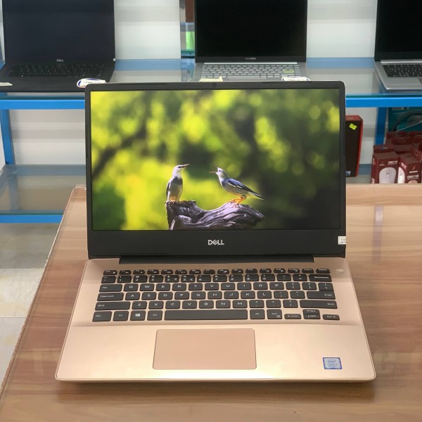 Ảnh Laptop từ các góc nhìn khác nhau
