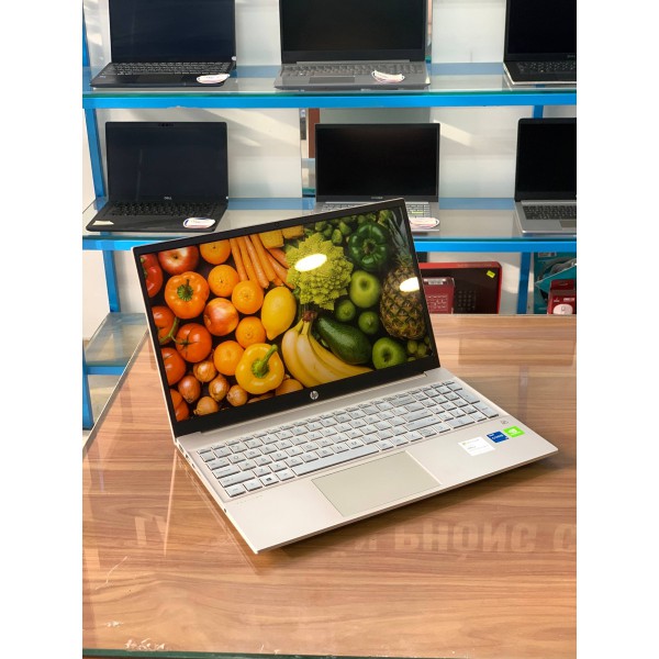 Ảnh Laptop từ các góc nhìn khác nhau