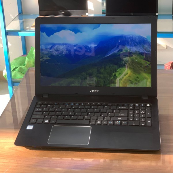 Ảnh Laptop từ các góc nhìn khác nhau