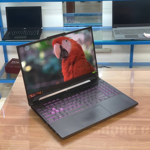Ảnh Laptop từ các góc nhìn khác nhau