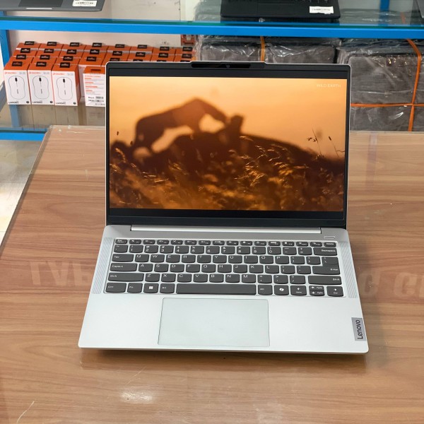 Ảnh Laptop từ các góc nhìn khác nhau