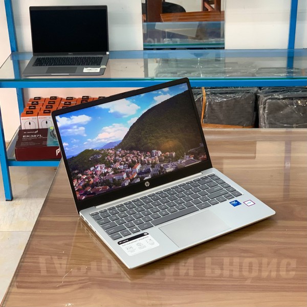 Ảnh Laptop từ các góc nhìn khác nhau