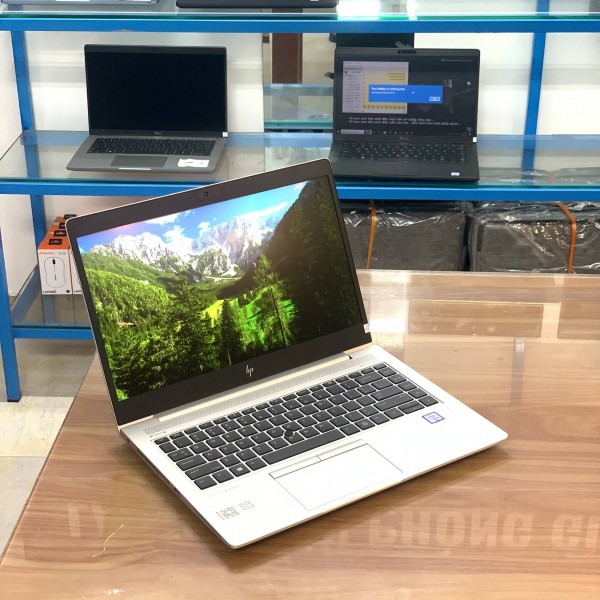 Ảnh Laptop từ các góc nhìn khác nhau