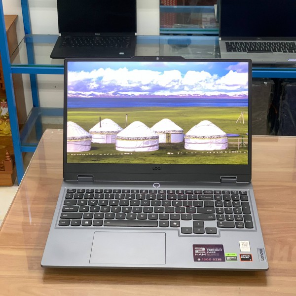 Ảnh Laptop từ các góc nhìn khác nhau