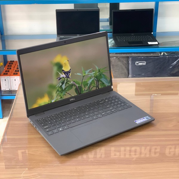 Ảnh Laptop từ các góc nhìn khác nhau