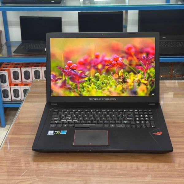 Ảnh Laptop từ các góc nhìn khác nhau