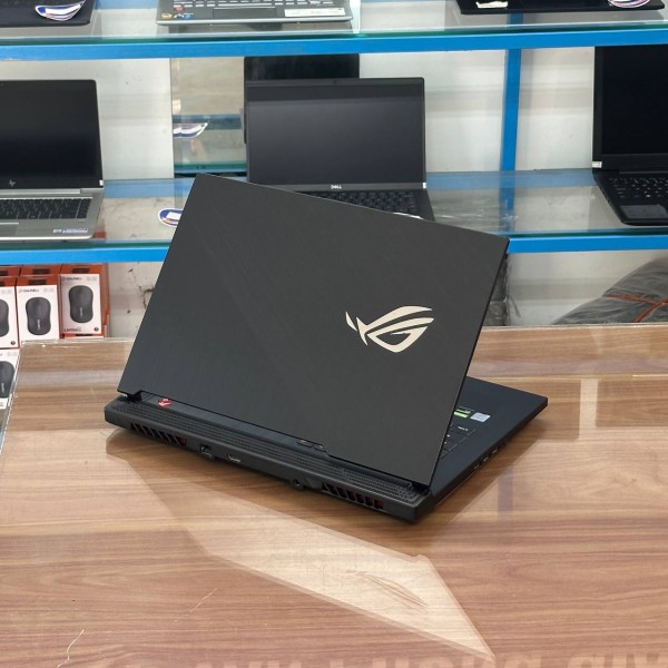 Ảnh Laptop từ các góc nhìn khác nhau