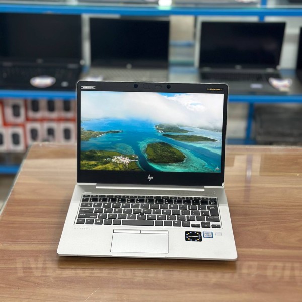 Ảnh Laptop từ các góc nhìn khác nhau
