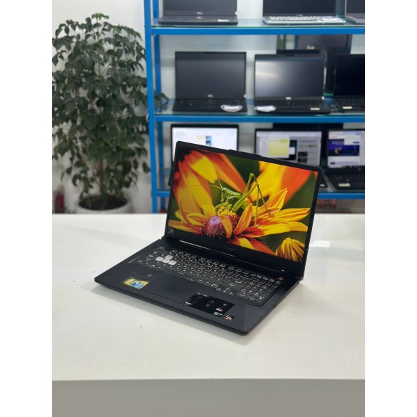 Ảnh Laptop từ các góc nhìn khác nhau