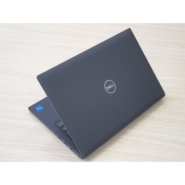 Ảnh Laptop từ các góc nhìn khác nhau