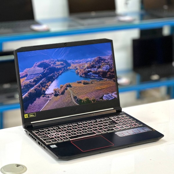 Ảnh Laptop từ các góc nhìn khác nhau